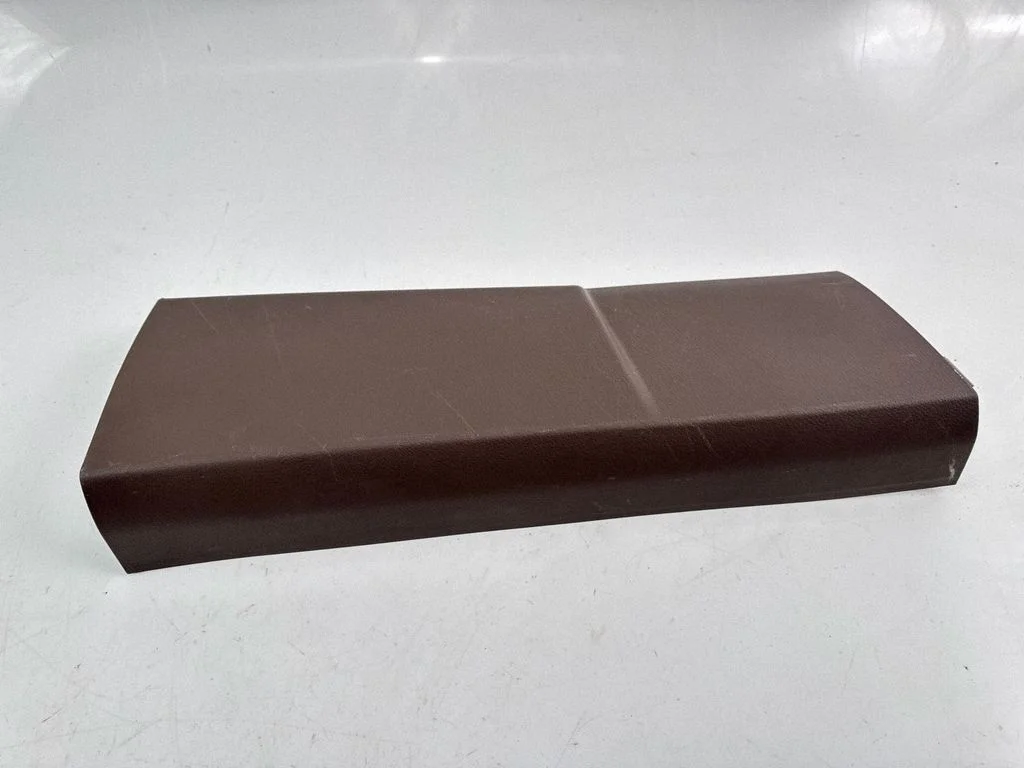 (B) piilari kate (alumine) 7129754