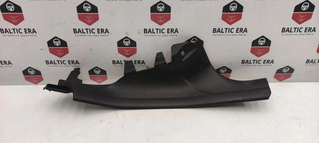 Rear sill trim cover 7308812