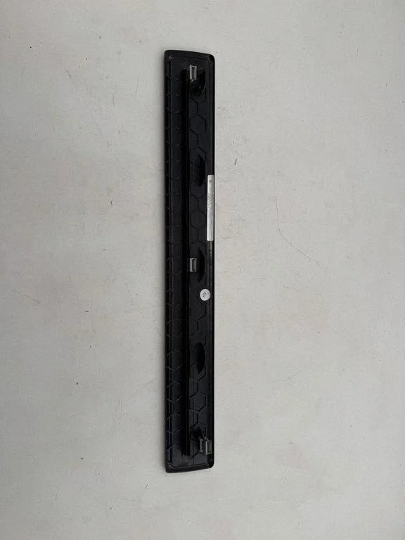 Front sill trim cover – Mercedes-Benz SL-Class R231 (2012-2017)