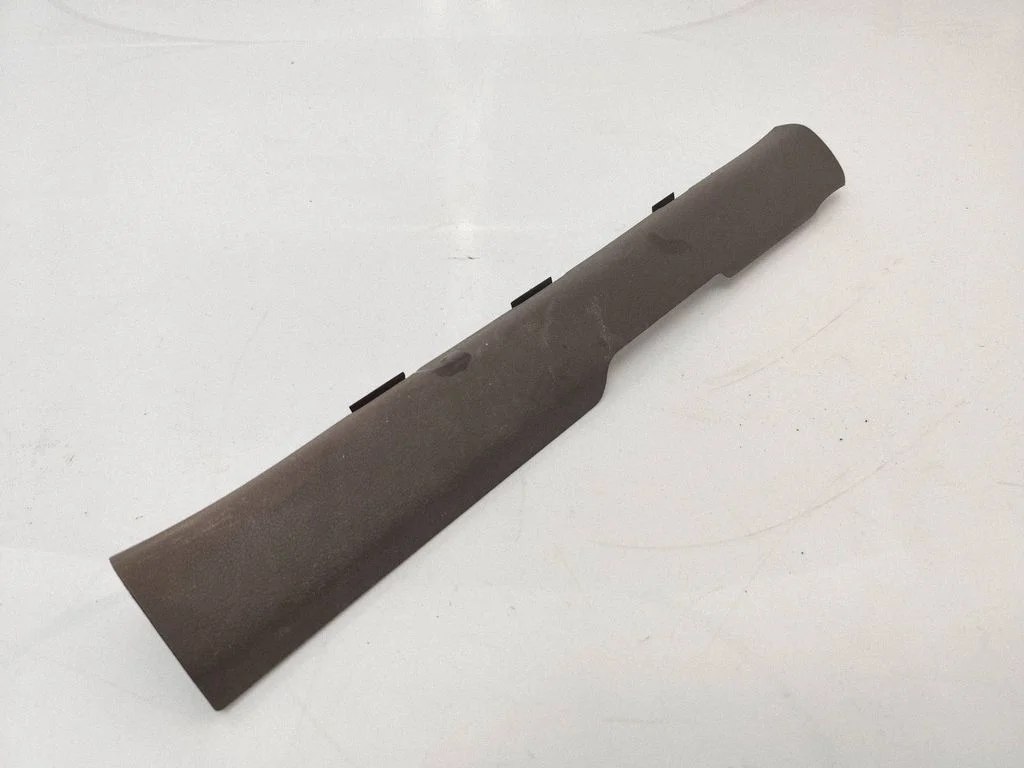 Front sill trim cover 85881T6000