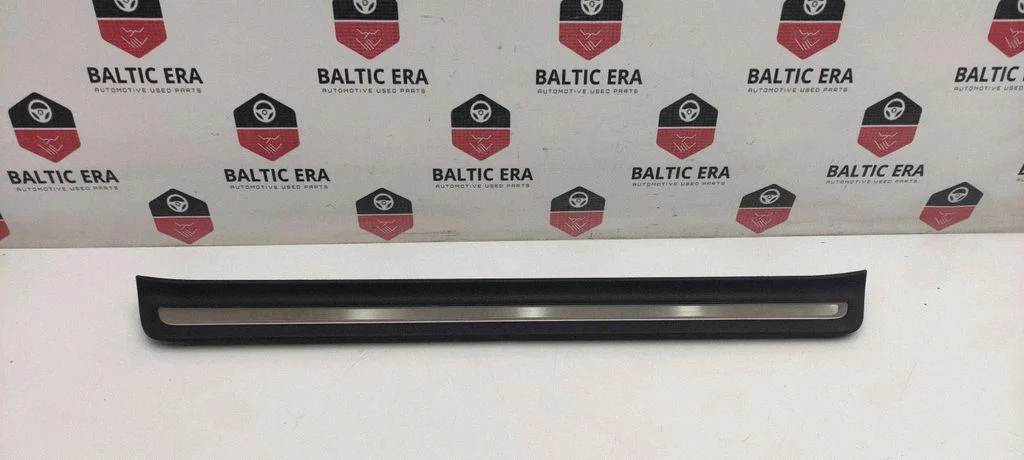 Priekinio slenksčio apdaila (vidinė)