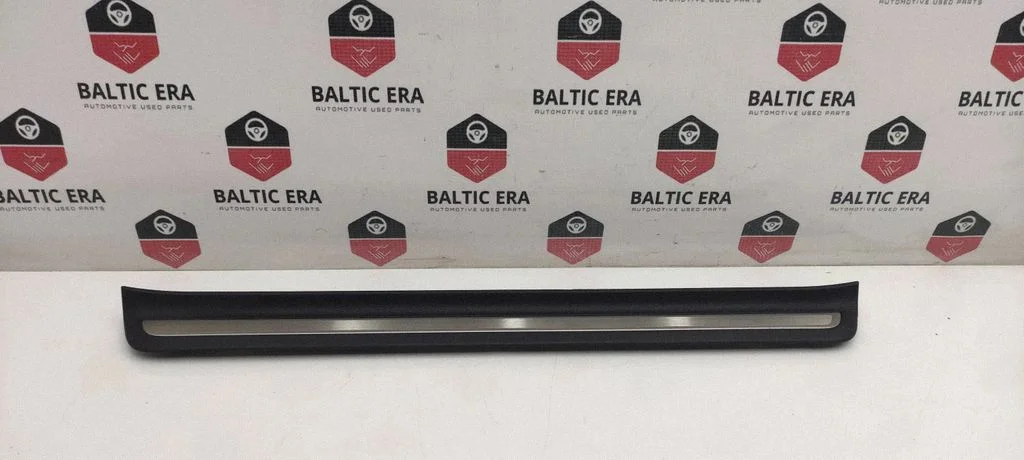 Priekinio slenksčio apdaila (vidinė)