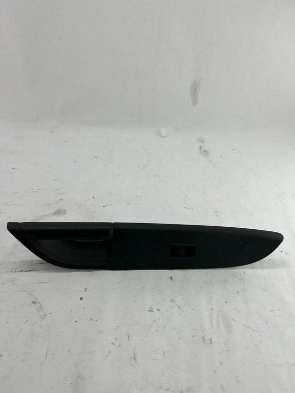 Electric window control switch MR587944