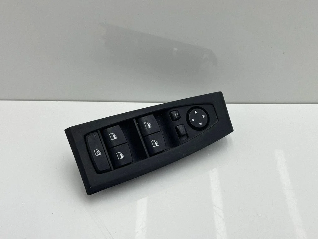 Electric window control switch 9362116