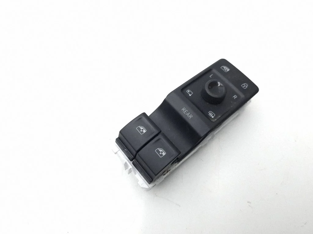 Electric window control switch 10A959862AE