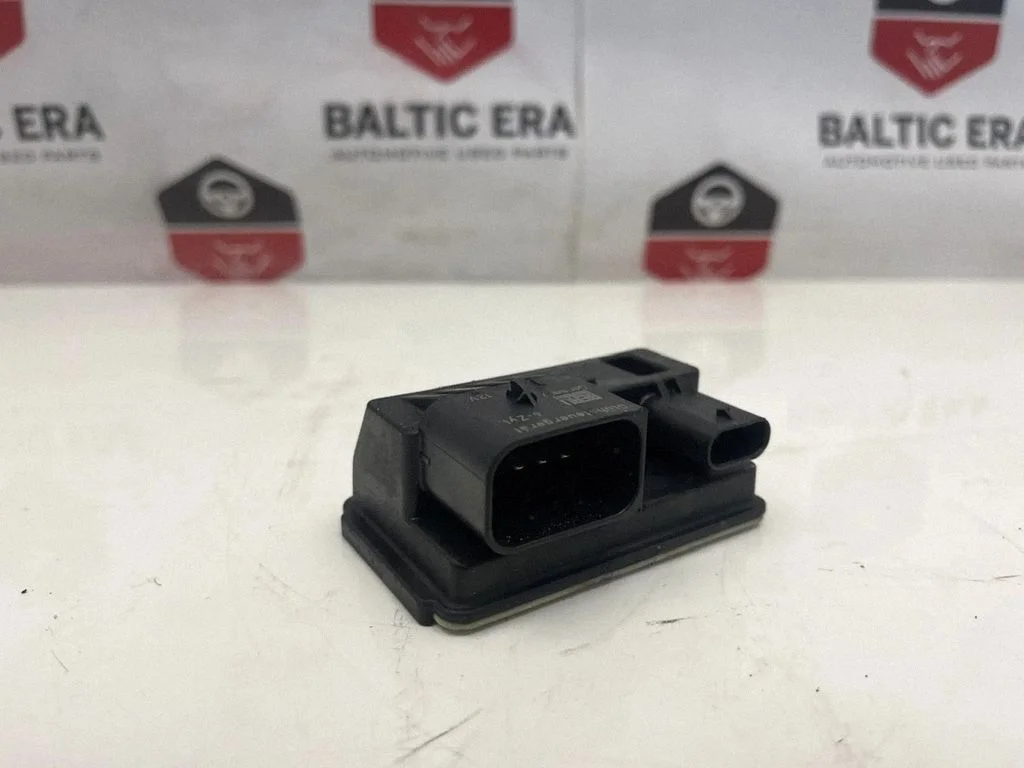 Eelsüüteküünalde relee – BMW 3-seeria F30 F35 F31 (2012-2018)