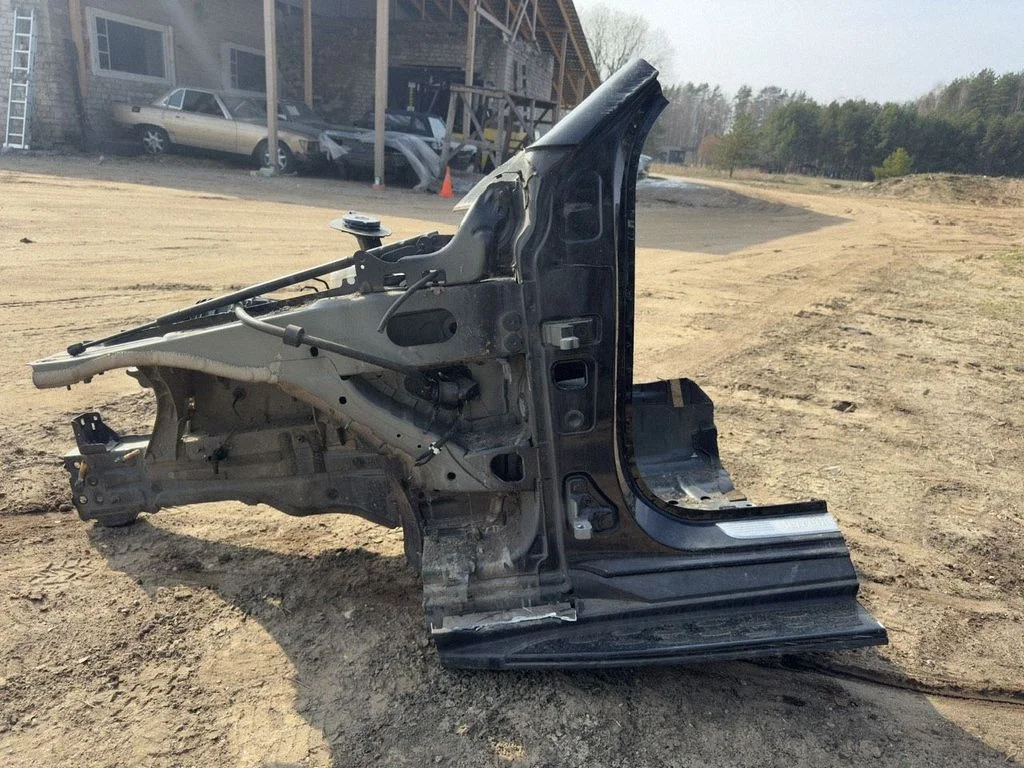 Front quarter panel – front left