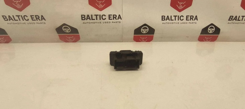 Other control units/modules 586509