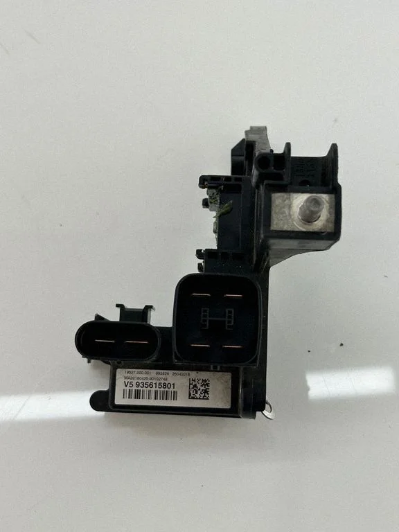 Plusa vadu savienojuma mezgls – BMW 3. sērija F30 F35 F31 (2012-2018)