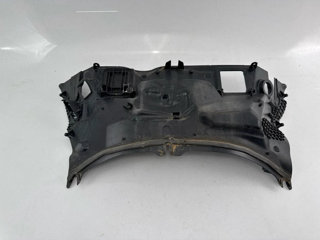 Other engine bay part 0114103A