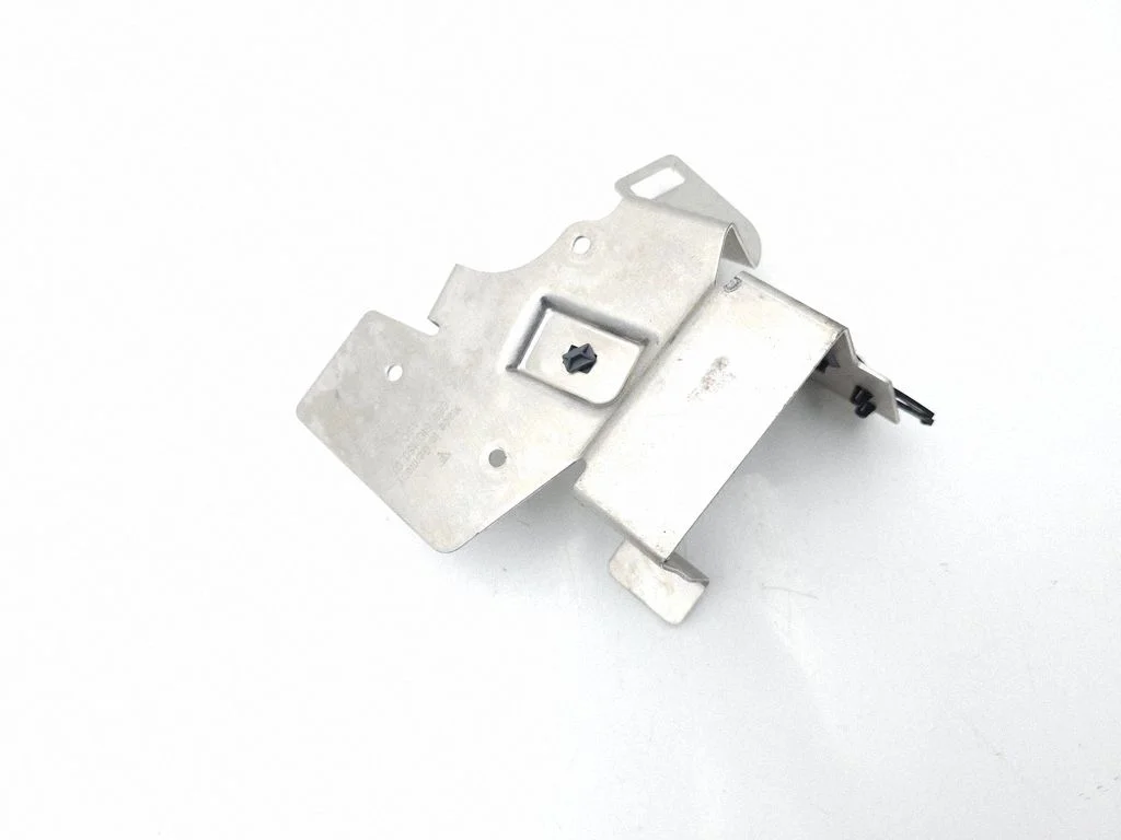 Kita variklio skyriaus detalė
