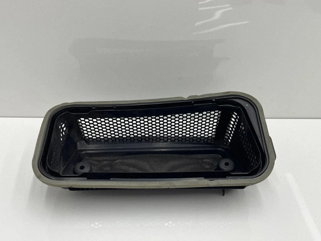 Other engine bay part 9301576