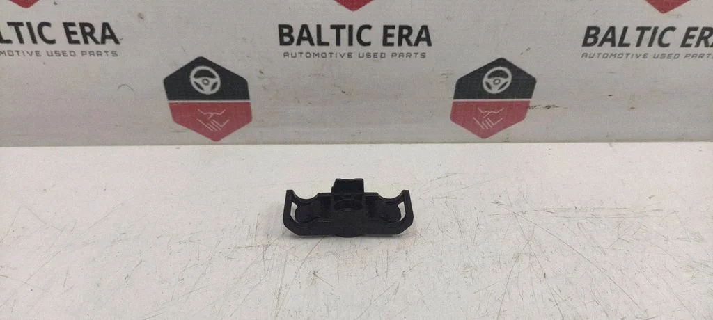 Kita variklio skyriaus detalė