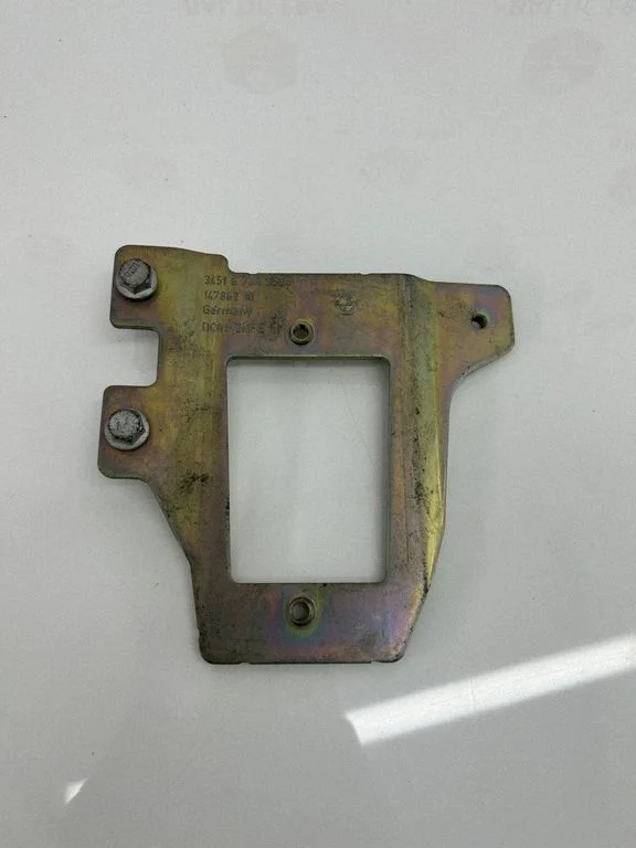 Muu mootoriruumi osa 6784959