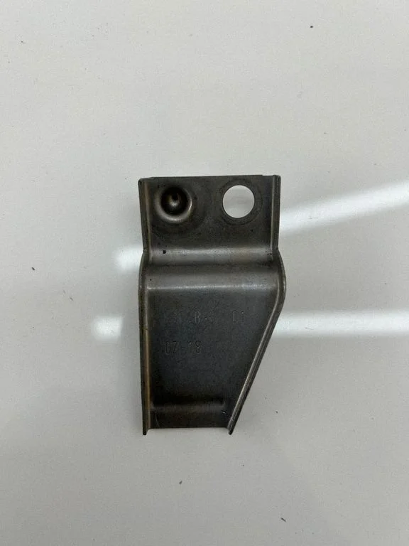 Muu mootoriruumi osa 8604896