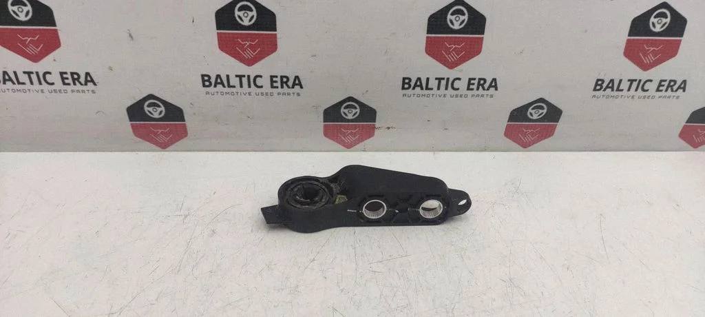 Kita variklio skyriaus detalė