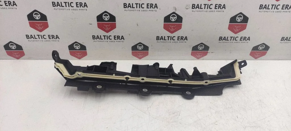 Kita variklio skyriaus detalė