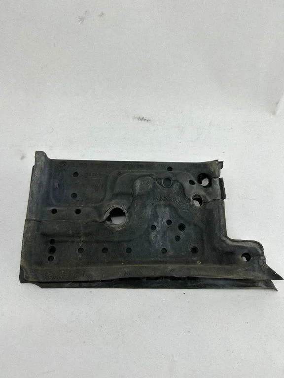 Other engine bay part 9127397