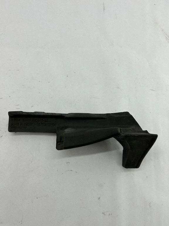 Other engine bay part 9132301
