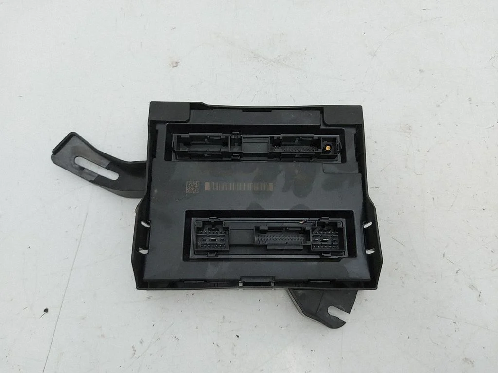 Comfort/convenience module 8K0907064E