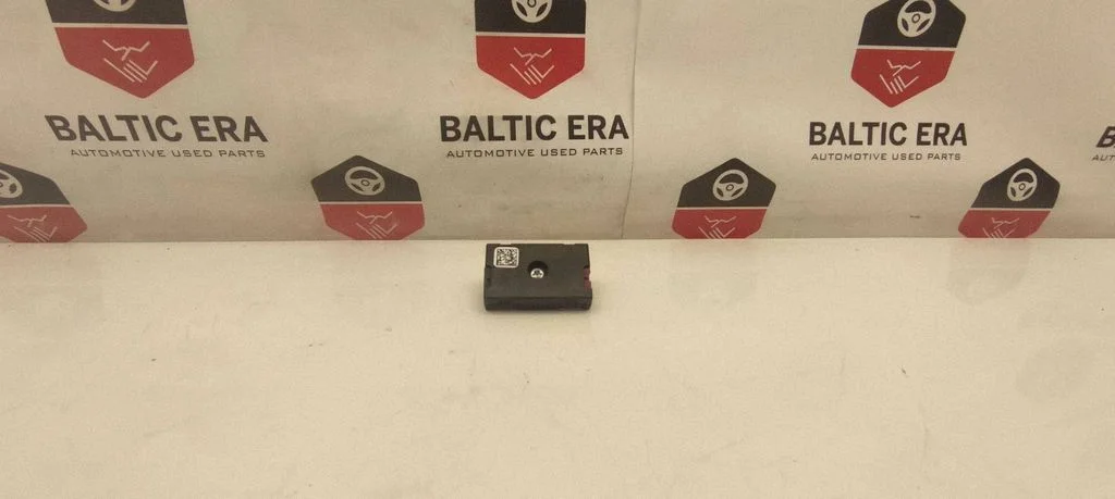 Aerial antenna amplifier 6838579