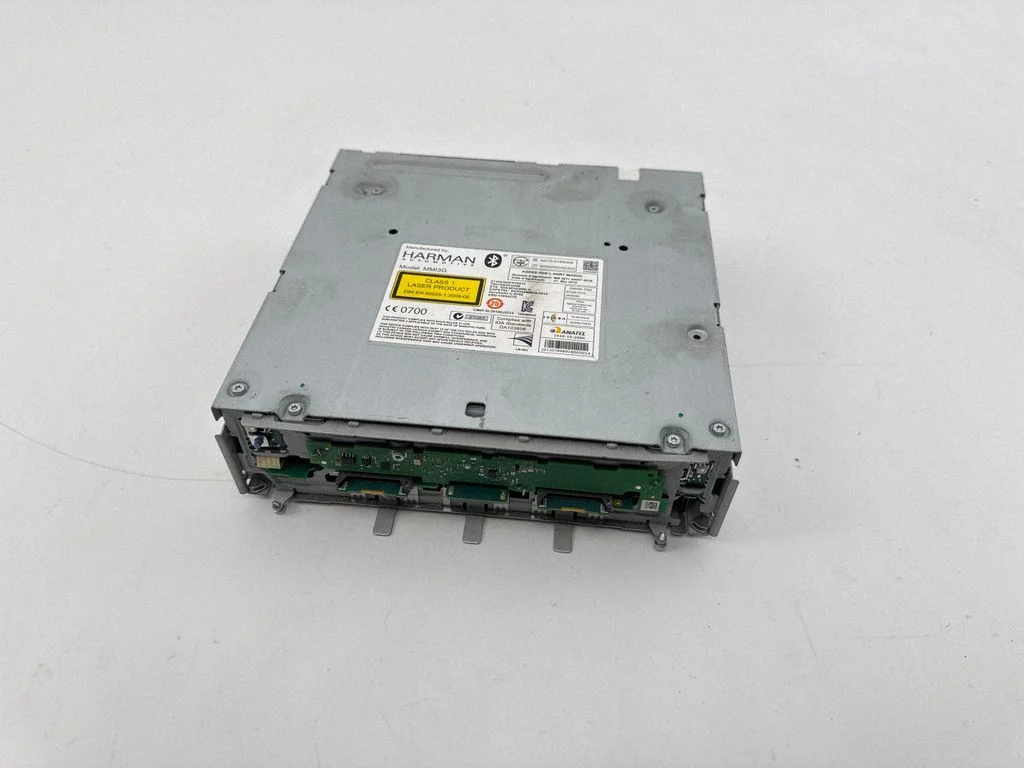 Radio/CD/DVD/GPS head unit 8R1035666K
