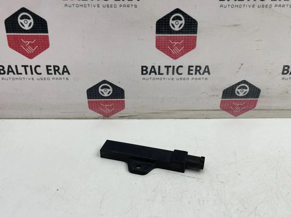 Interior comfort aerial antenna – BMW 1 Series F20 F21 (2011-2019)