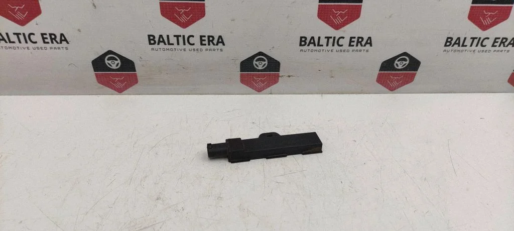 Interior comfort aerial antenna 9220831