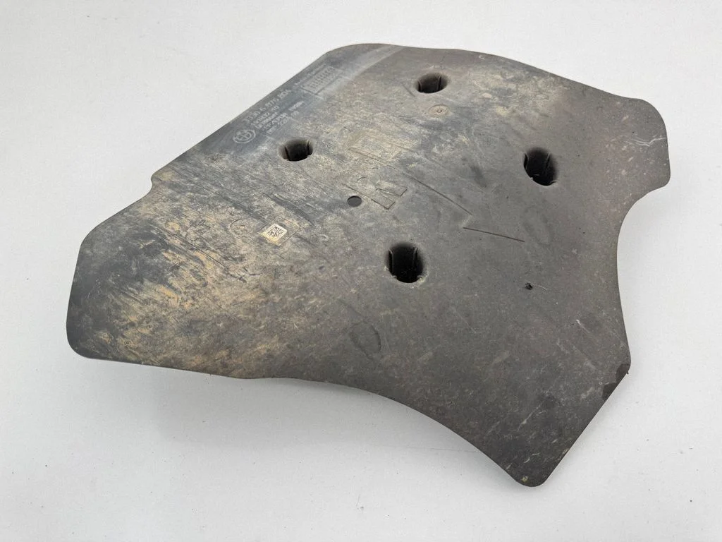 Rear underbody cover/under tray 19183210