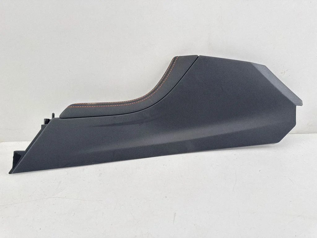 Kita centrinė konsolės (tunelio) detalė