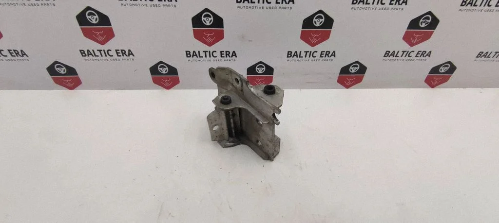 Radiaatori kinnitusklamber 7186513