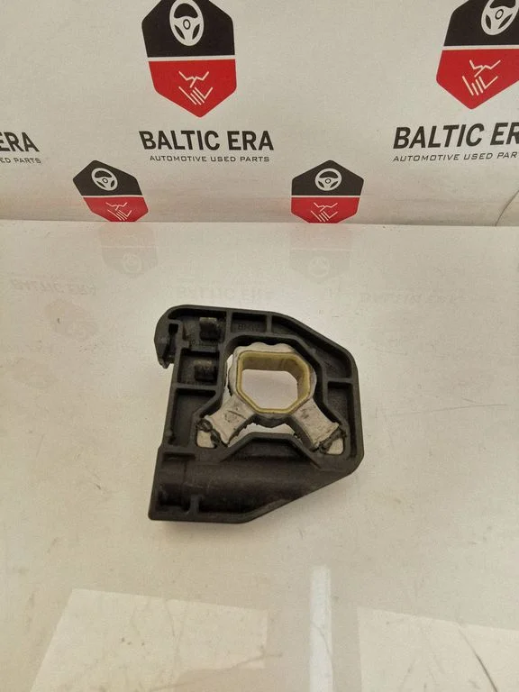 Radiator mount bracket – BMW 4 Series F36 Gran coupe (2017-)