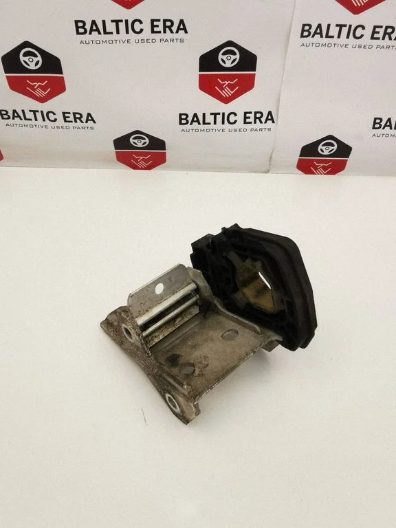 Radiaatori kinnitusklamber 7575247