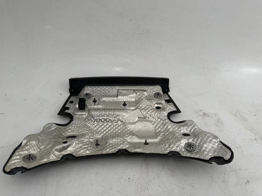 Heat shield in engine bay – Volkswagen Touareg II (2010-2018)