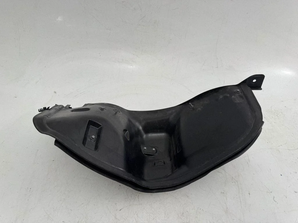 Heat shield in engine bay – Volkswagen Touareg II (2010-2018)