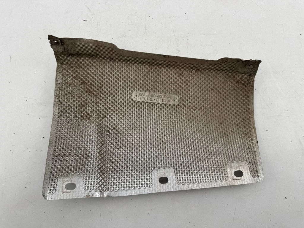 Heat shield in engine bay – Mercedes-Benz SL-Class R231 (2012-2017)