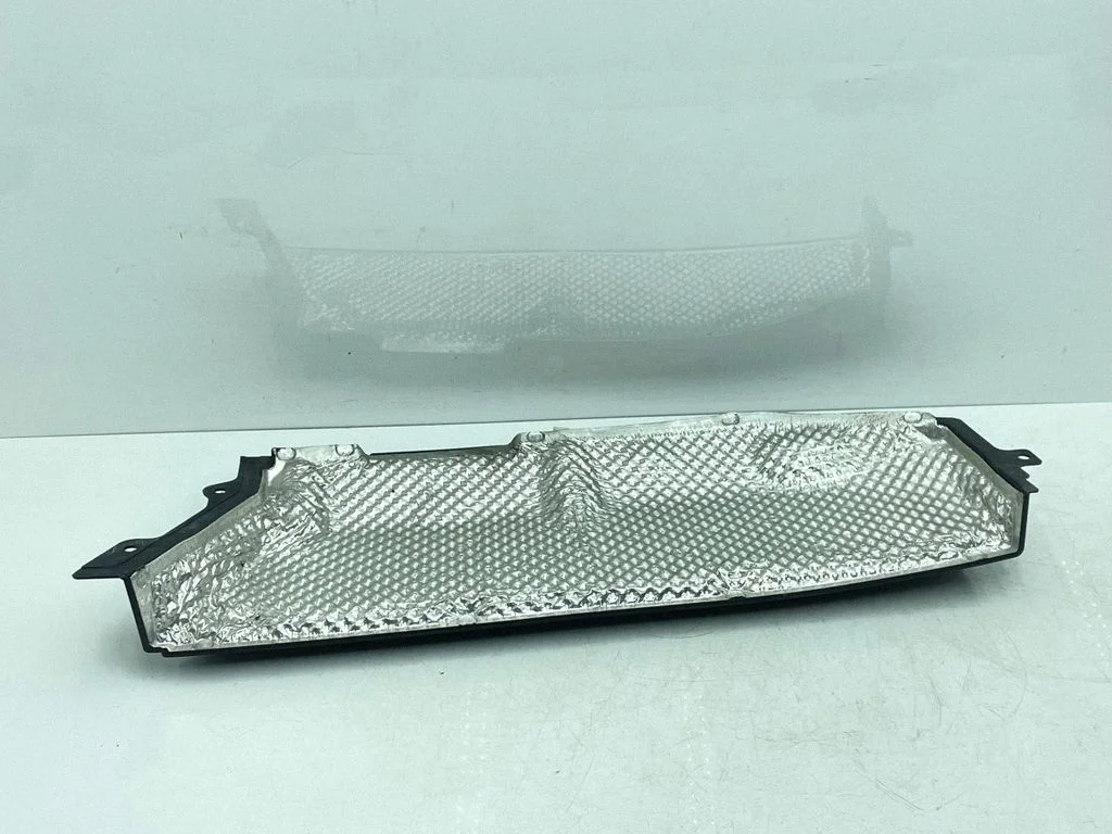 Heat shield in engine bay 7320096