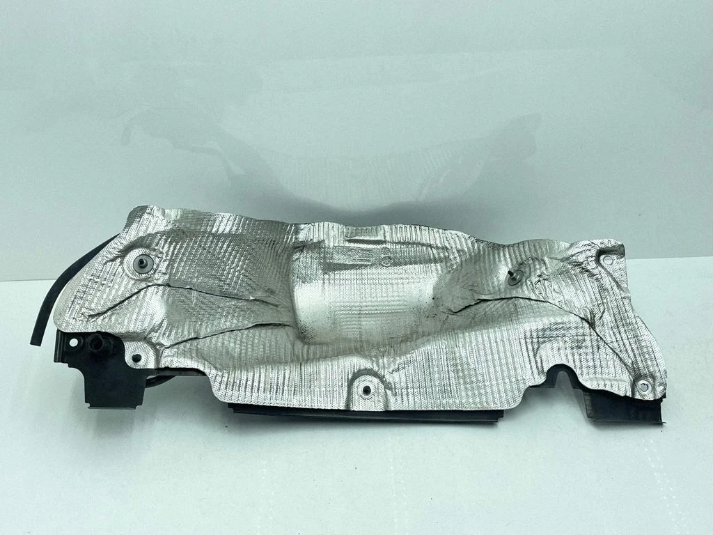 Heat shield in engine bay 8W0819523E