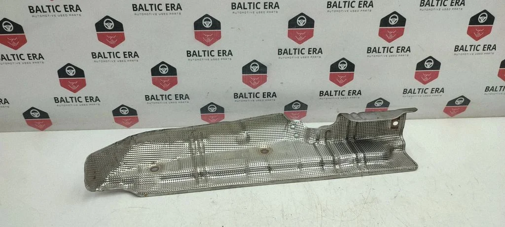 Heat shield in engine bay 8511809