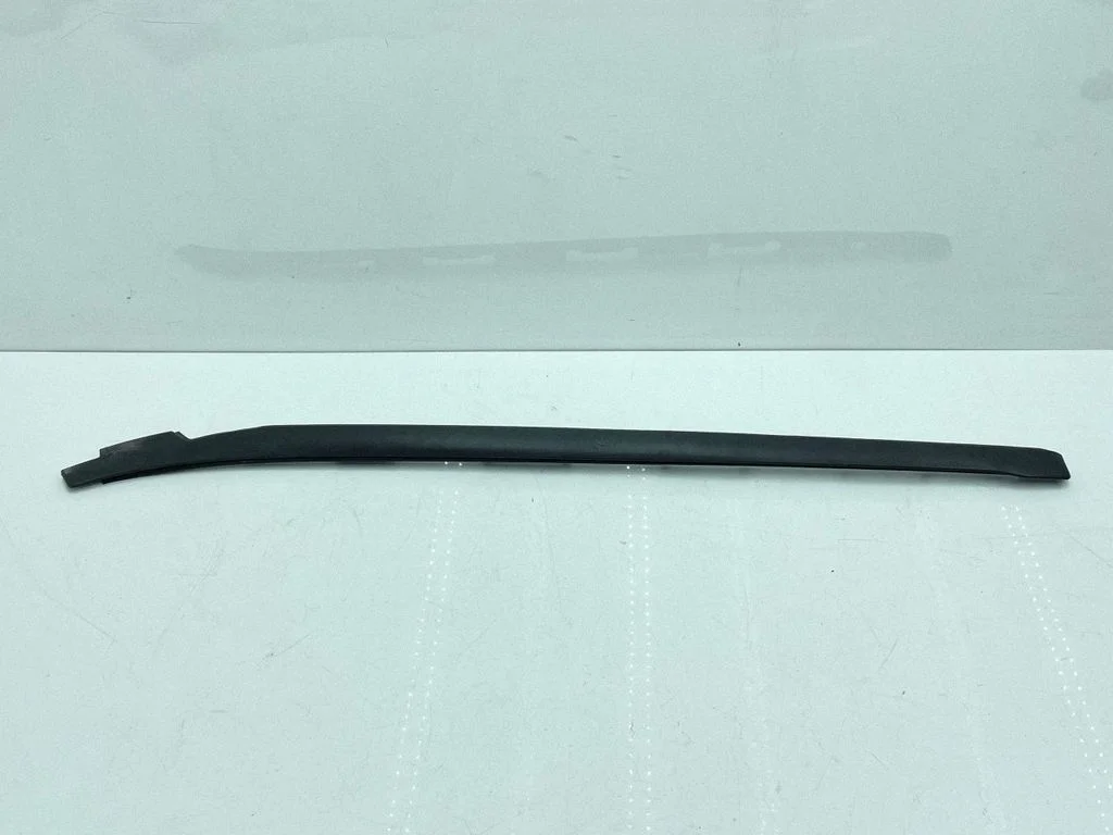 Windshield trim 7285928