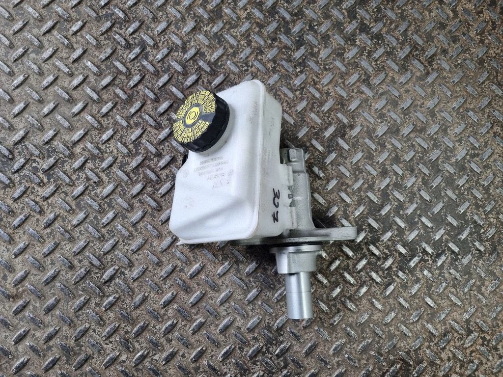 Master brake cylinder 6860686