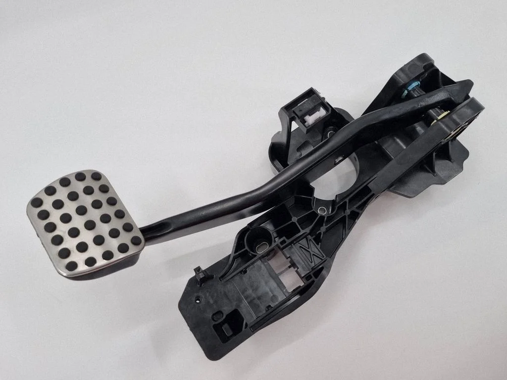 Brake pedal A1772900800