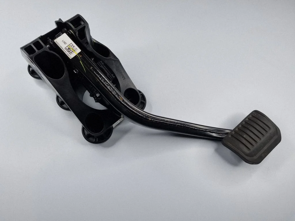 Brake pedal – Jeep Grand Cherokee WL (2021-)