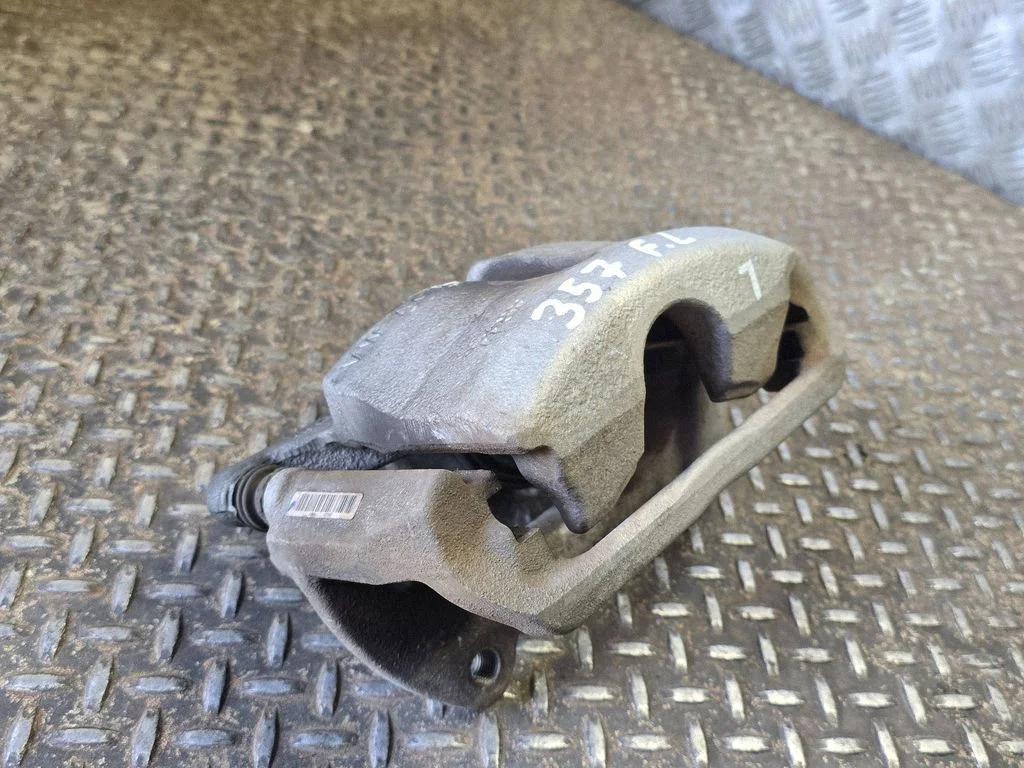 Front brake caliper 5QF105M