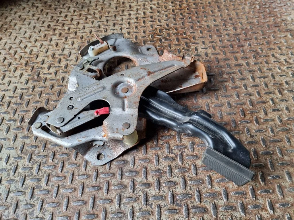 Handbrake/parking brake lever assembly 52010176AG