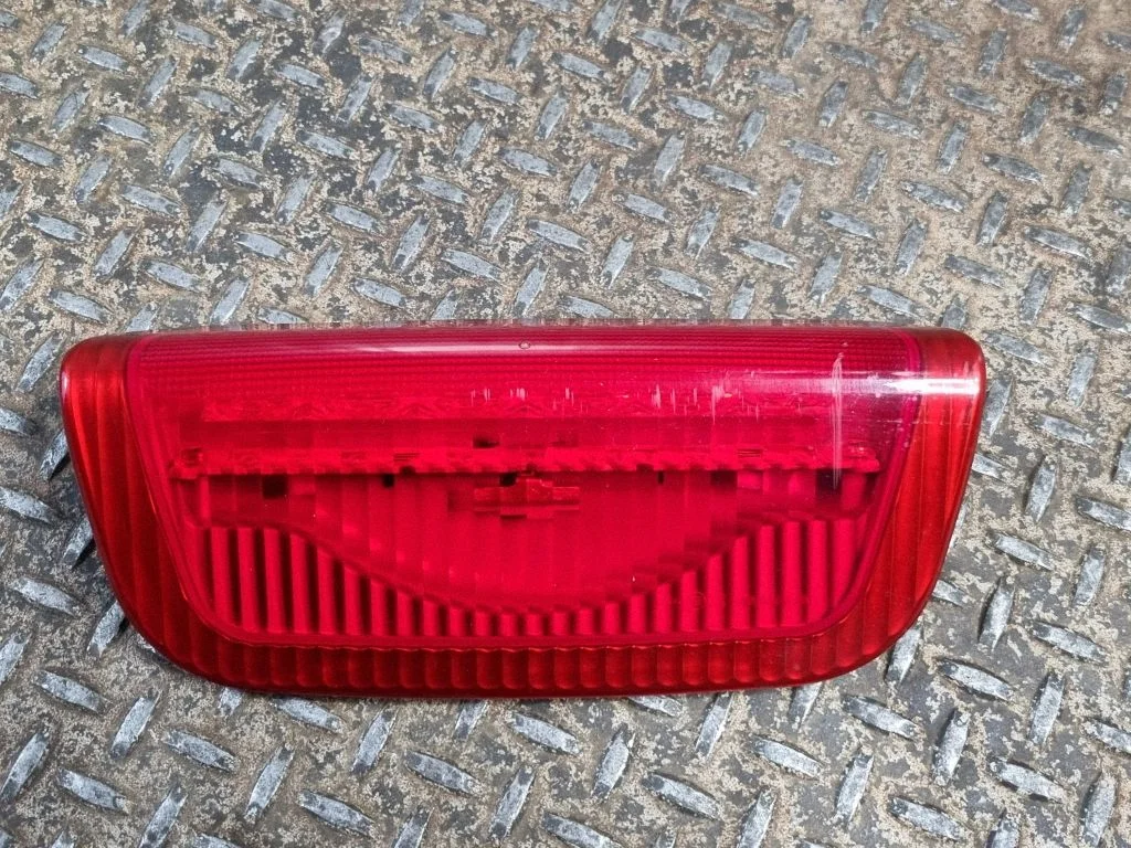 Third/center stoplight 26590BV80A