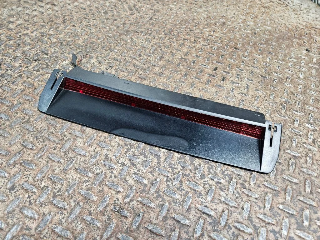 Third/center stoplight – Volkswagen Passat B5.5 (2001-2005)