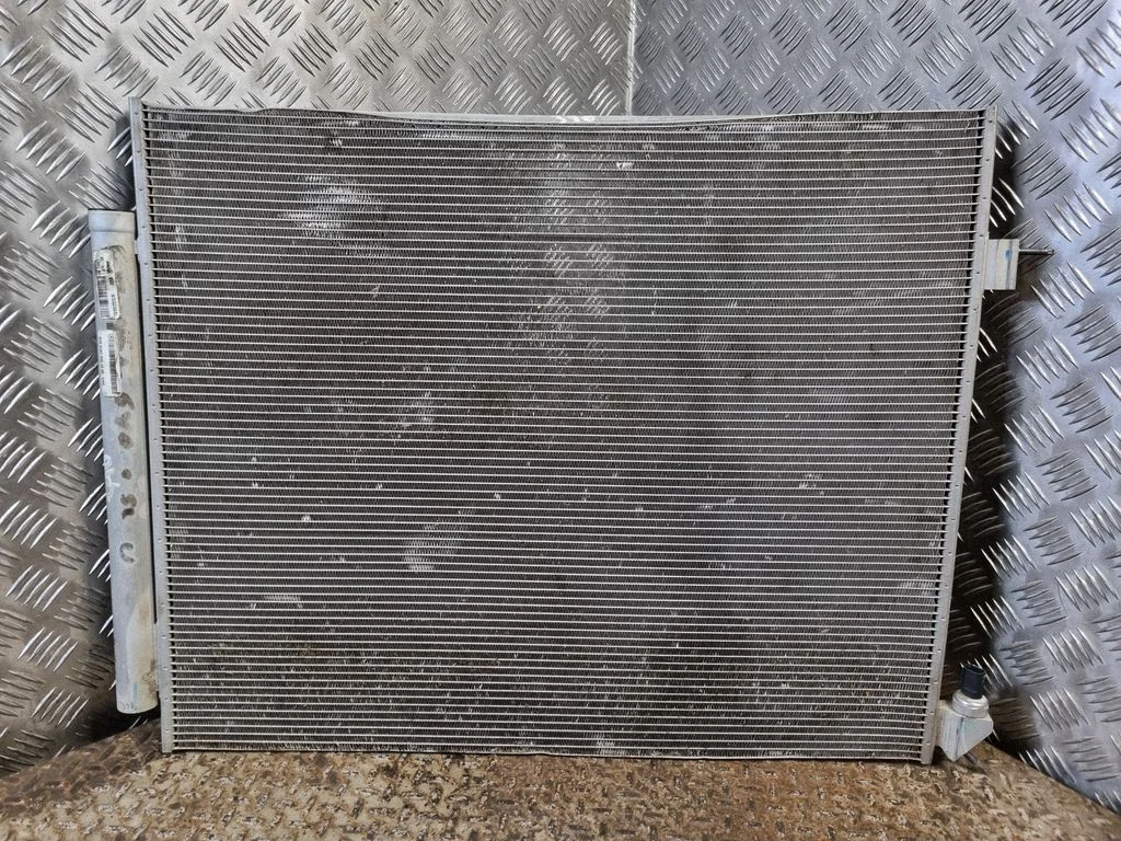 Kliimaseadme jahutusradiaator (kondensaator) A1675001200