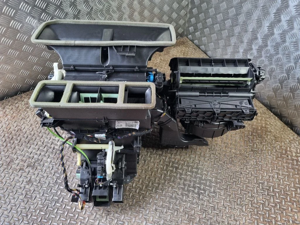 Salongi kütte- ja kliimaploki komplekt 5WB816001B