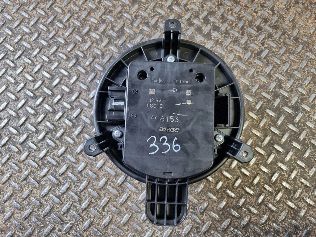 Heater fan/blower AY6153